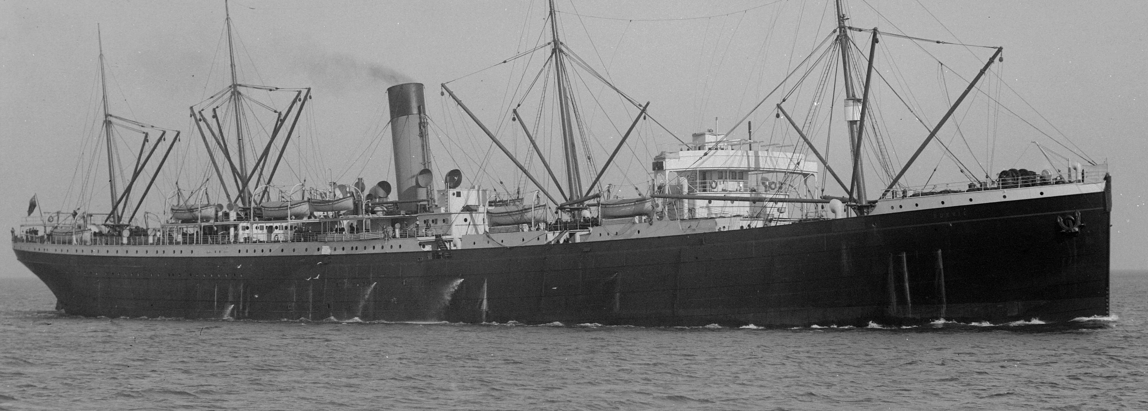SS Suevic (White Star Line ship image)